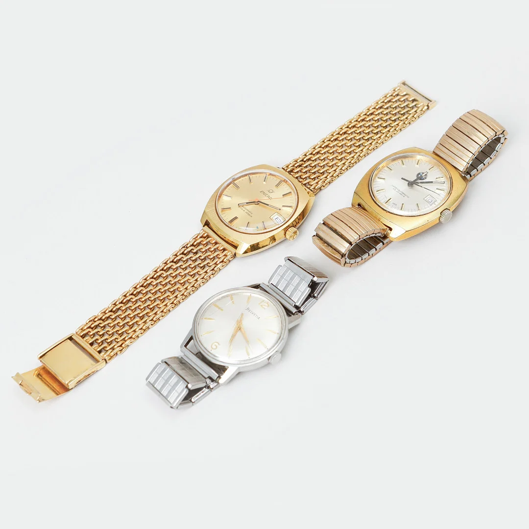 ARMBANDSUR, 3 st, Enicar, BMW och Helvetia, stål/doublé, mekaniska, 1960-70-tal. — Wristwatches — Göteborgs Auktionsverk