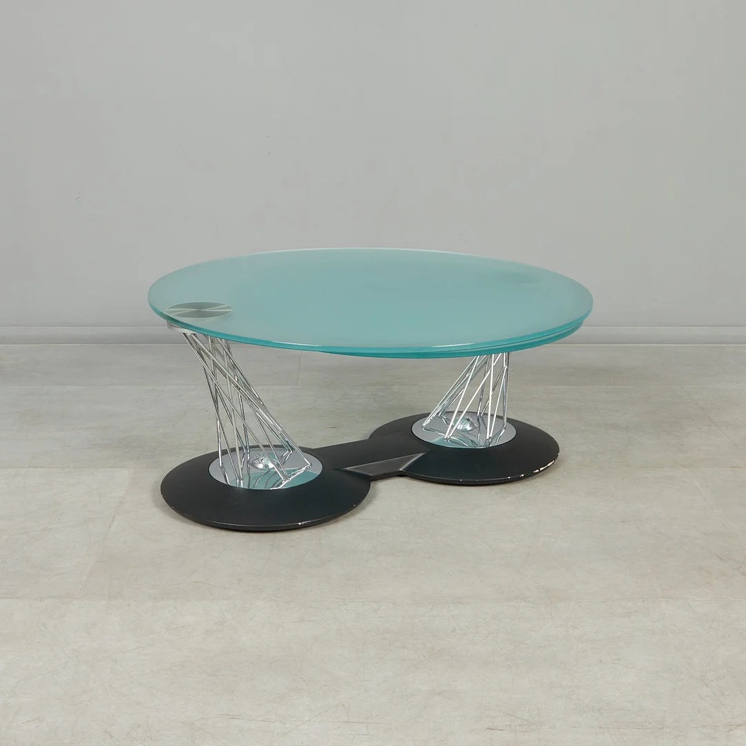 D. D'URBINO & P. LOMAZZI. NAOS, Couchtisch / Coffeetable, Modell 'Gamelli', Stahl, Glas, Entwurf 2. Hälfte 20. Jahrhundert, Italien. — Tables — Stockholms Auktionsverk Köln
