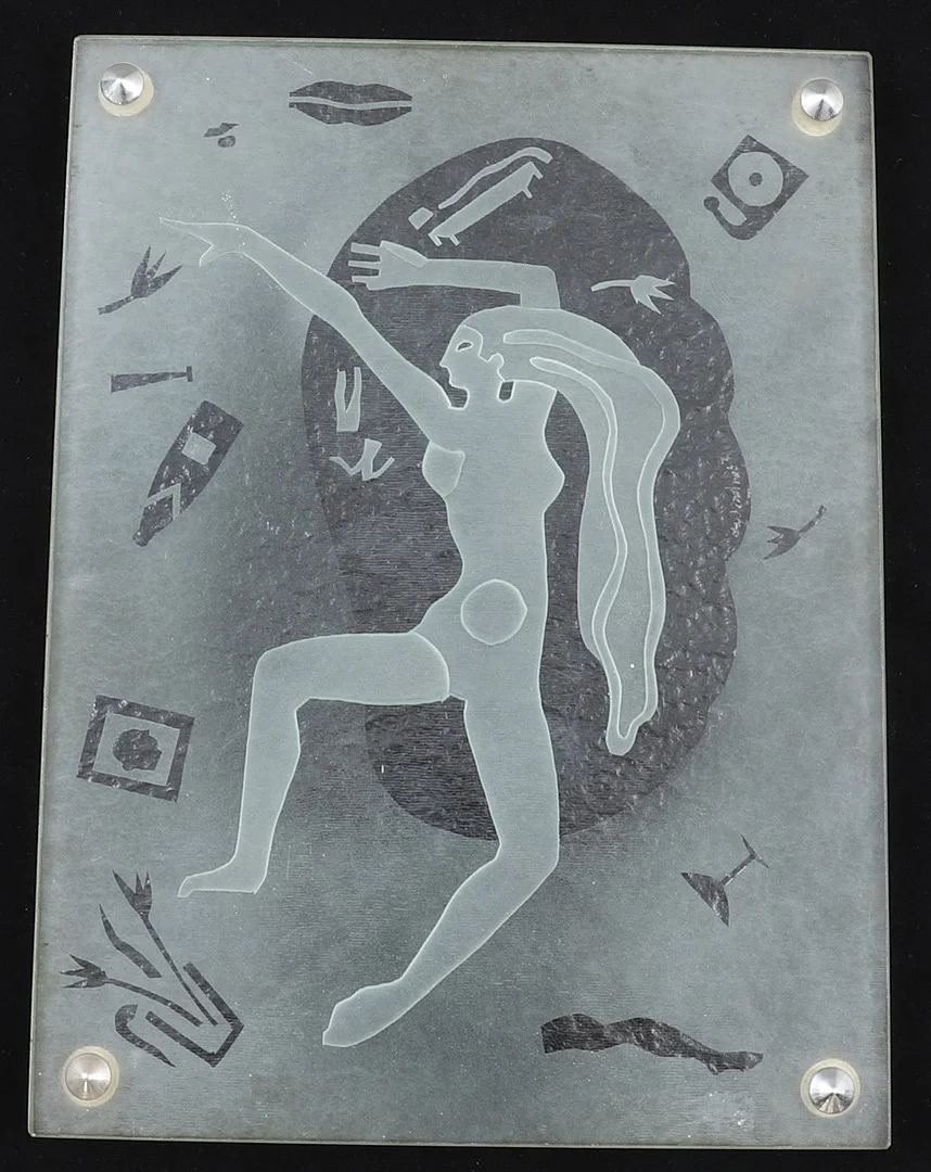 GLASPLAKETT, slipat och etsad dekor. 1900-talets mitt, Swedish Modern. — Art glass — RA Auktionsverket Norrköping