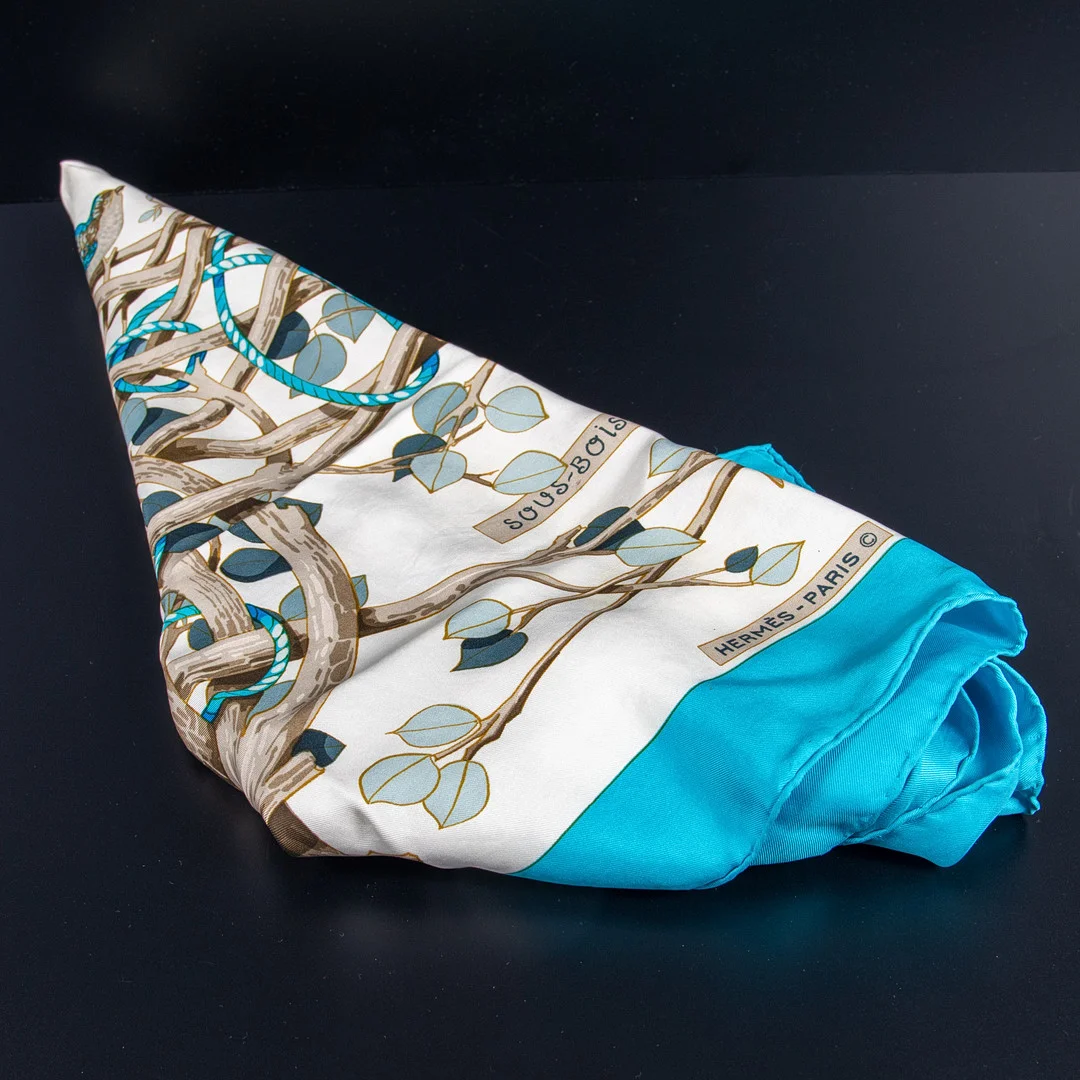 MARIE-FRANÇOISE HÉRON. HERMÈS, scarf, "Sous-Bois". — Vintage & Designer Fashion — Laholms Auktionskammare