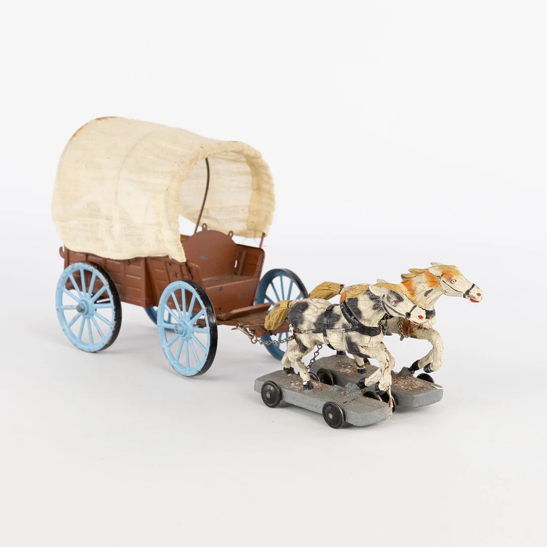 PRÄRIEVAGN, Elastolin. — Toys — Karljohan Auktioner