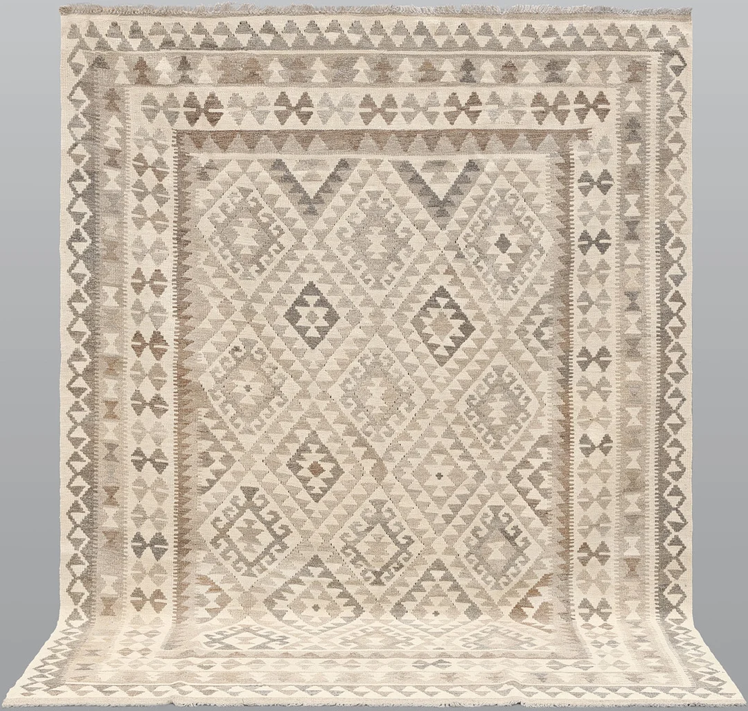 MATTA, "Kelim", 240 x 176 cm. — Oriental Carpets & Textiles — Helsingborgs Auktionskammare