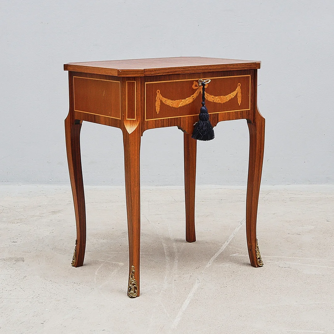 SYBORD, med låda. — Chests of drawers — Metropol Auktioner