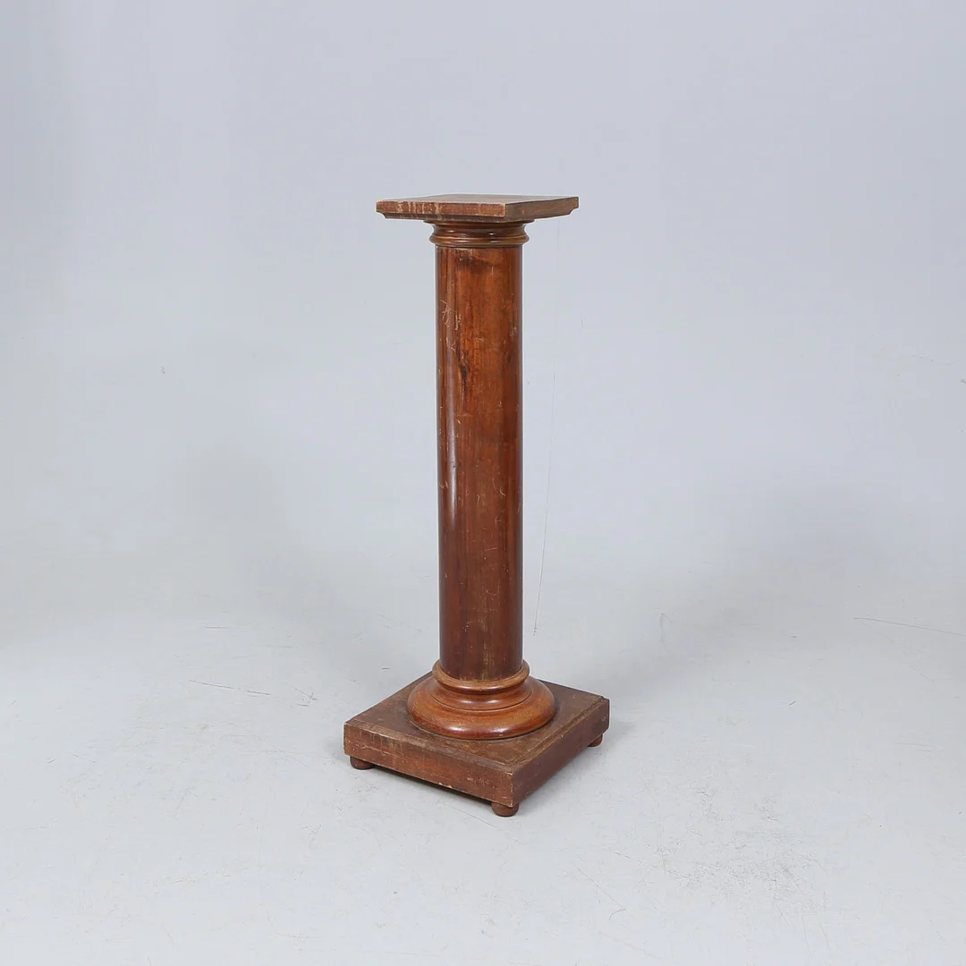 PIEDESTAL, 1900-tal fanér. — Tables — Gomér & Andersson Linköping