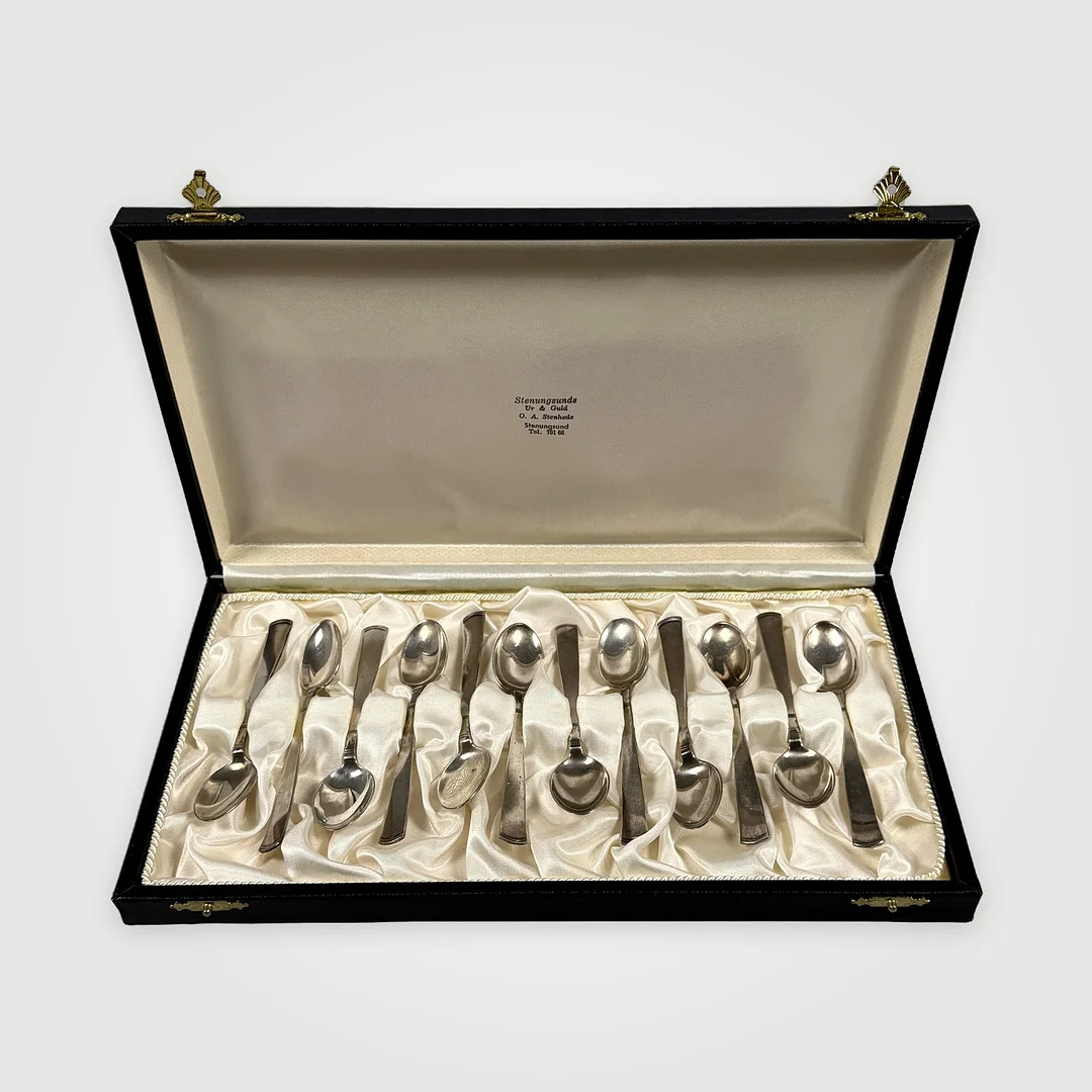 JACOB ÄNGMAN. KAFFESKEDAR, 12 st, "Rosenholm", Silver, GAB. — Silver — Auktionshuset STO Bohuslän