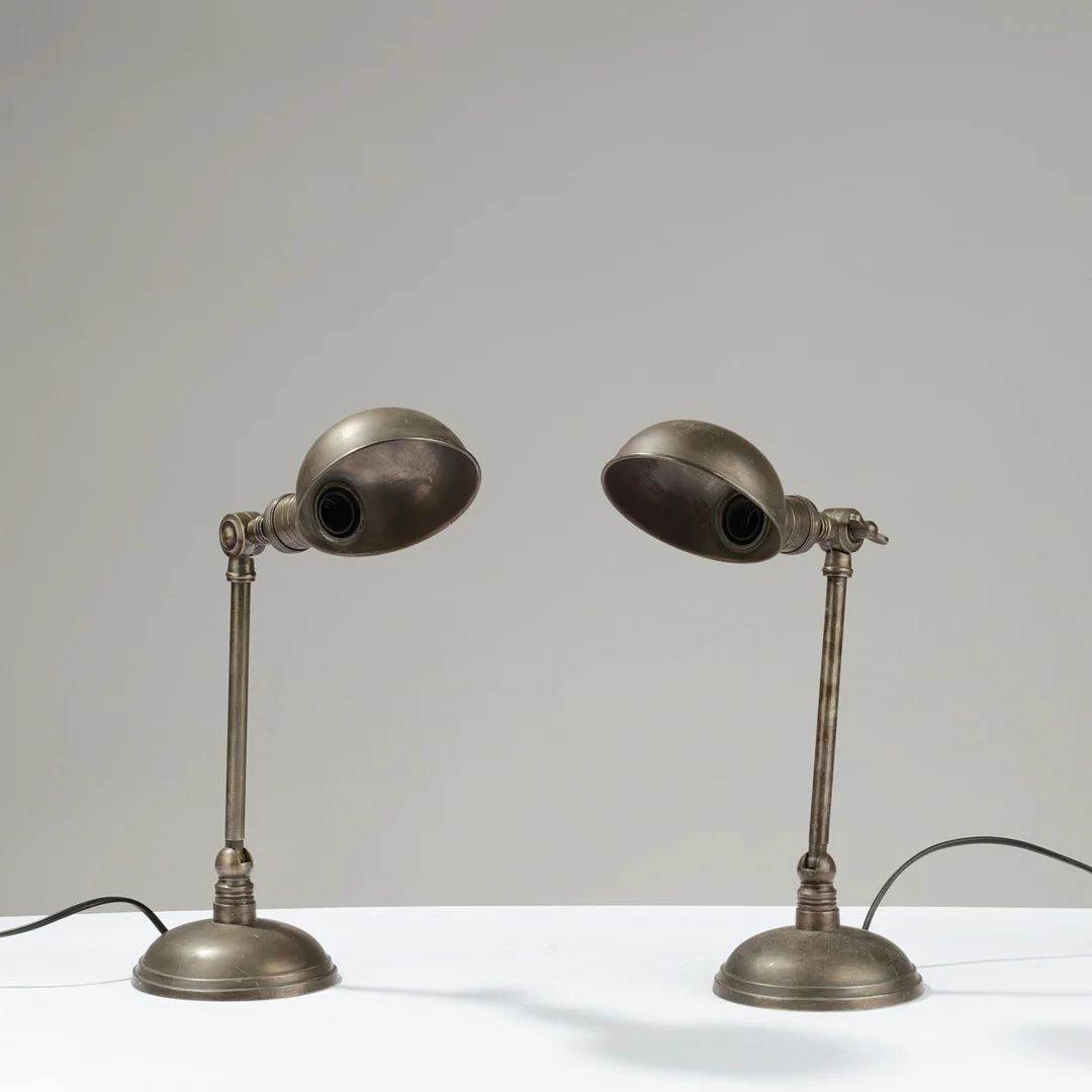Par bordlamper af bruneret metal (2). — Table Lamps — Palsgaard Kunstauktioner