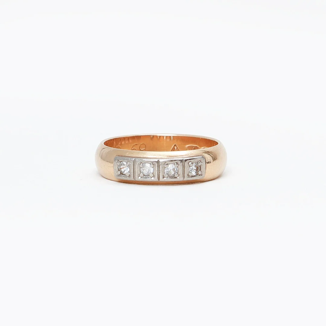 RING, 14k guld, syntetiska stenar, vikt ca 4,7 gram. — Rings — Göteborgs Auktionsverk