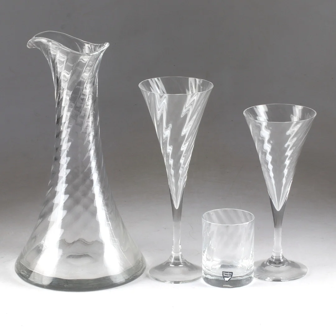 GUNNAR CYRÉN. Glasservis, 42 delar, "Helena", Orrefors. — Utility glass — Stadsauktion Sundsvall