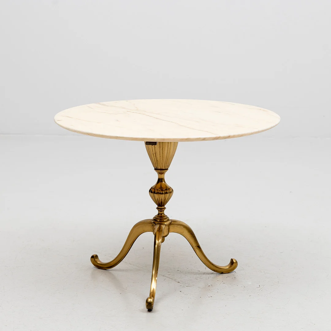 LAMPBORD, pelarfot, med stenskiva, 1900-talets andra hälft. — Tables — Auktionshuset Kolonn