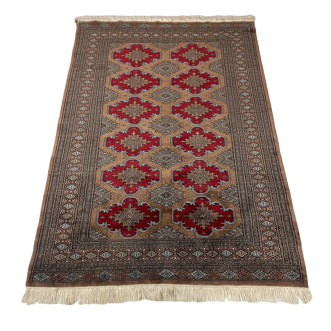 MATTA, orientalisk, handknuten, ca 128x182 cm. — Carpets — Roslagens Auktionsverk