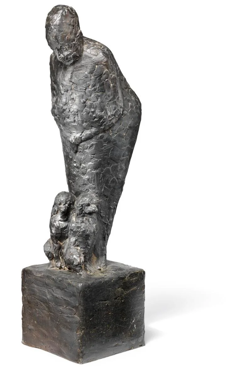 Hanne Varming: Woman with dogs. Signed HV, 1/6, 1995. Patinated bronze. H. 49 cm. W. 13 cm. D. 17 cm. — Modern Sculptures/Modern art — Bruun Rasmussen