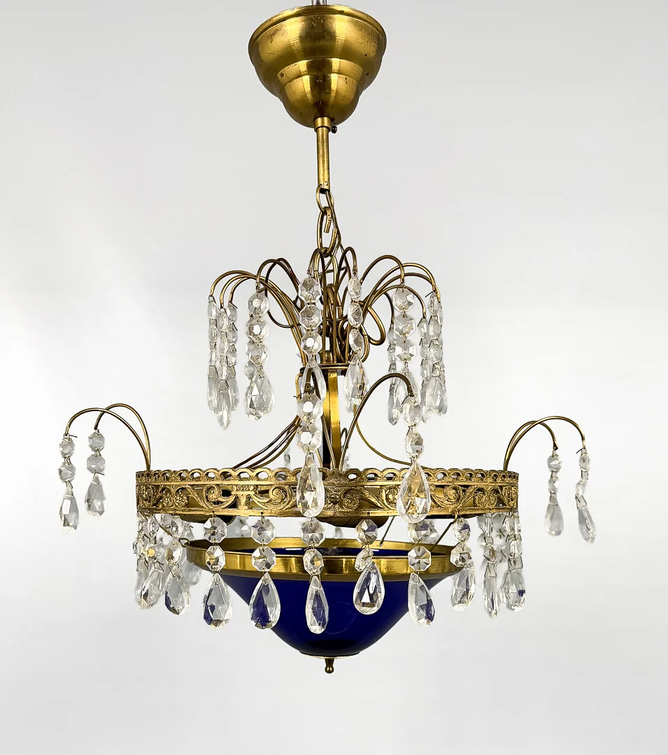 TAKLAMPA, gustaviansk-stil, prismor, blå kupa, 1900-tal. — Ceiling lights — Auktionshuset STO Bohuslän