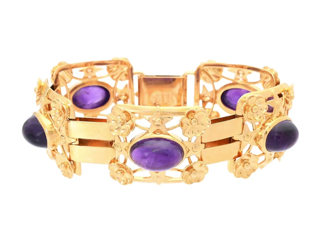 ARMBAND, 18K guld, 5 ametister, Cepe Guldsmide, 1963, längd 18 cm, vikt 62,2 g originaletui. — Smycken/Armband — Kaplans
