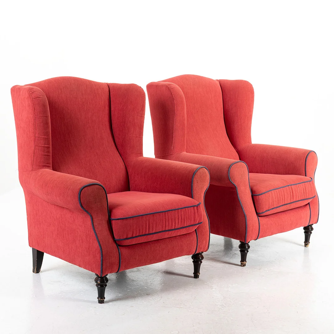 ÖRONLAPSFÅTÖLJER, ett par. — Armchairs & Chairs — Handelslagret Auktionsservice
