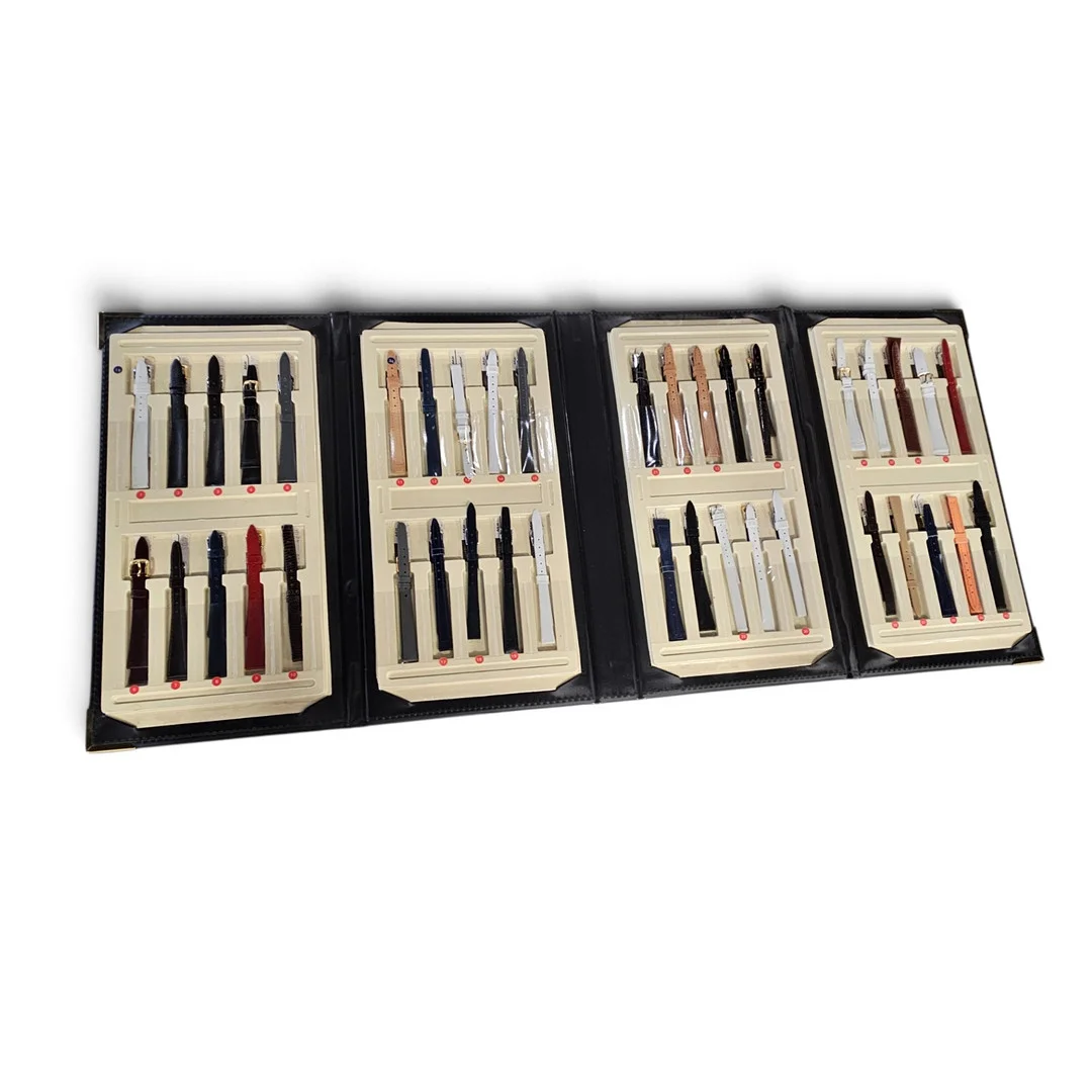 Muestrario de correas de relojes de pulsera. — Wristwatches — Arce Auctions