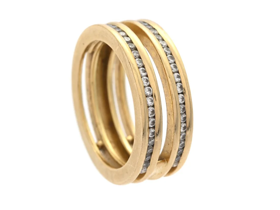 RING, 18K guld, 54 briljantslipade diamanter enligt gravyr 0,54 ctv, ca TW/VS, bredd 7,6 mm, stl 17,25 mm, vikt 9,5 g. — Smycken/Ring — Kaplans