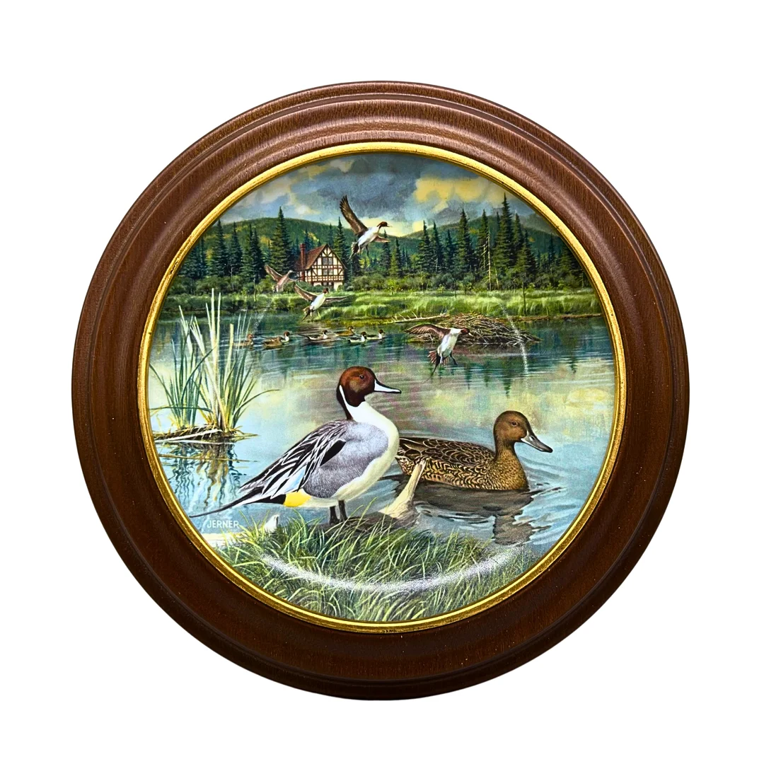 BART JERNER. LIMITIERTER SAMMELTELLER „THE PINTAIL“ AUS PORZELLAN DER MARKE EDWIN M. KNOWLES. — European — Auktionshaus Stuber's Hammerschlag
