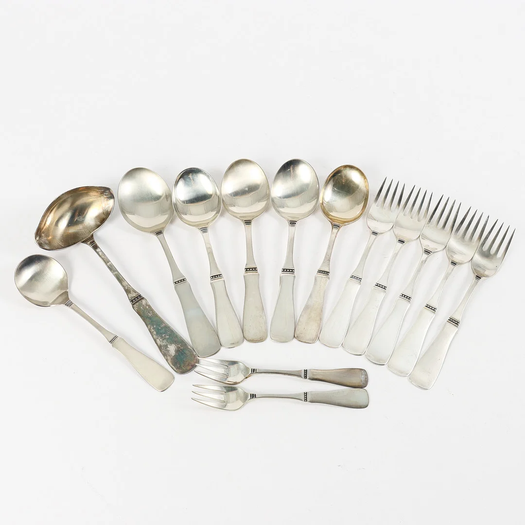 BESTICK SILVER, "Uppsala", 14 delar, MGAB. — Silver — Karlstad Hammarö Auktionsverk