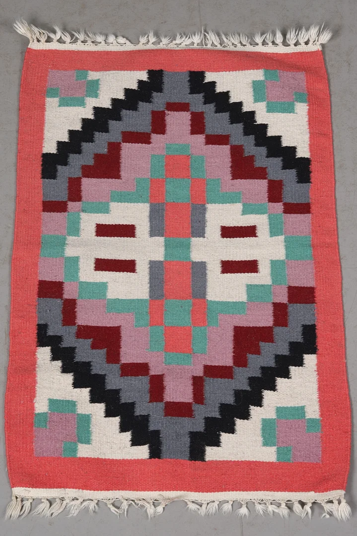 MATTA. Röllakan, 1900-talets andra halva. — European Carpets & Textiles — Örebro Stadsauktioner