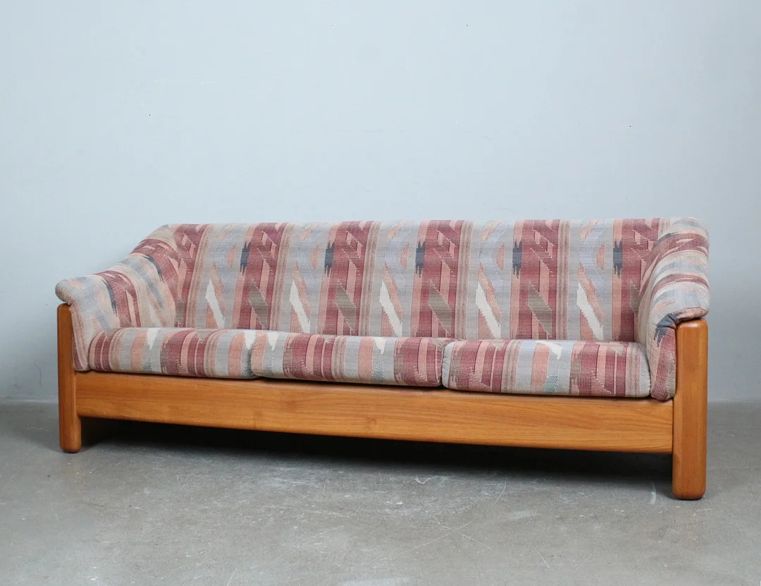 CFC SILKEBORG. Sofa / Dreisitzer, Teak, 1980er, Dänemark. — Sofas & Seatings — Stockholms Auktionsverk Düsseldorf/Neuss