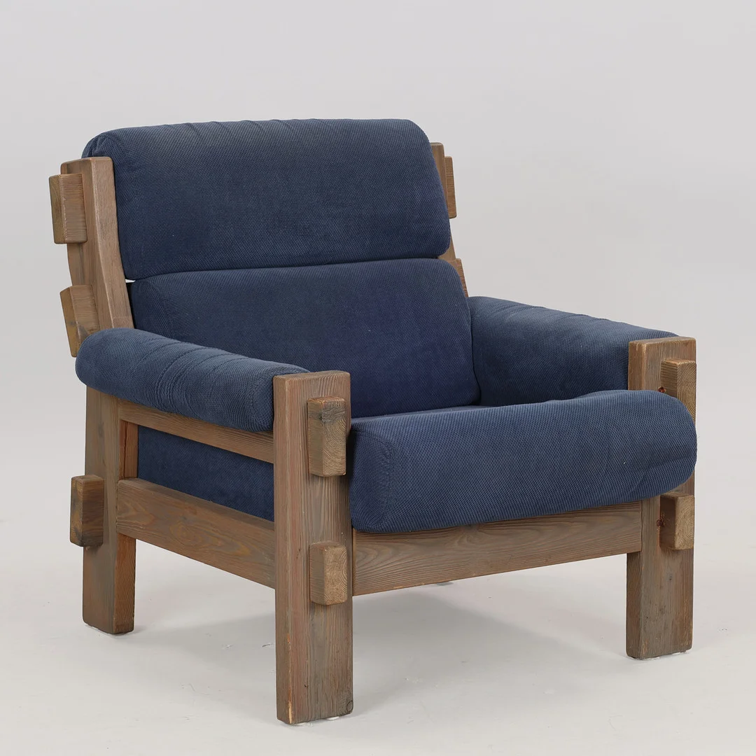 HANS FRYDENDAHL. Lænestol af massivt fyrretræ, Christian IV, Danmark, 1970'erne. — Armchairs & Chairs — Palsgaard Kunstauktioner