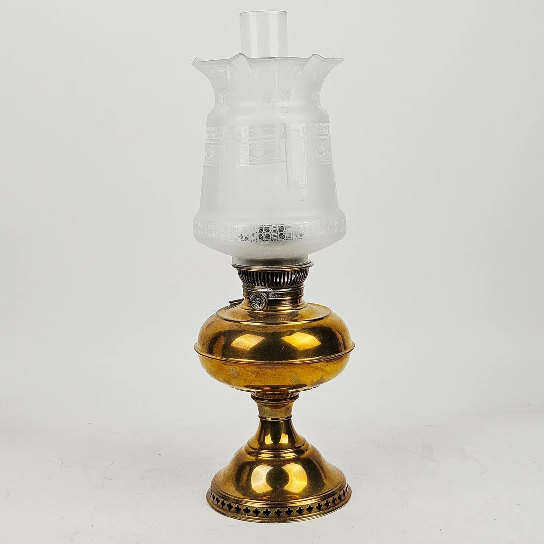 BORDSFOTOGENLAMPA, mässing, Rayo. — Table Lamps — Auktionshuset Thörner & Ek