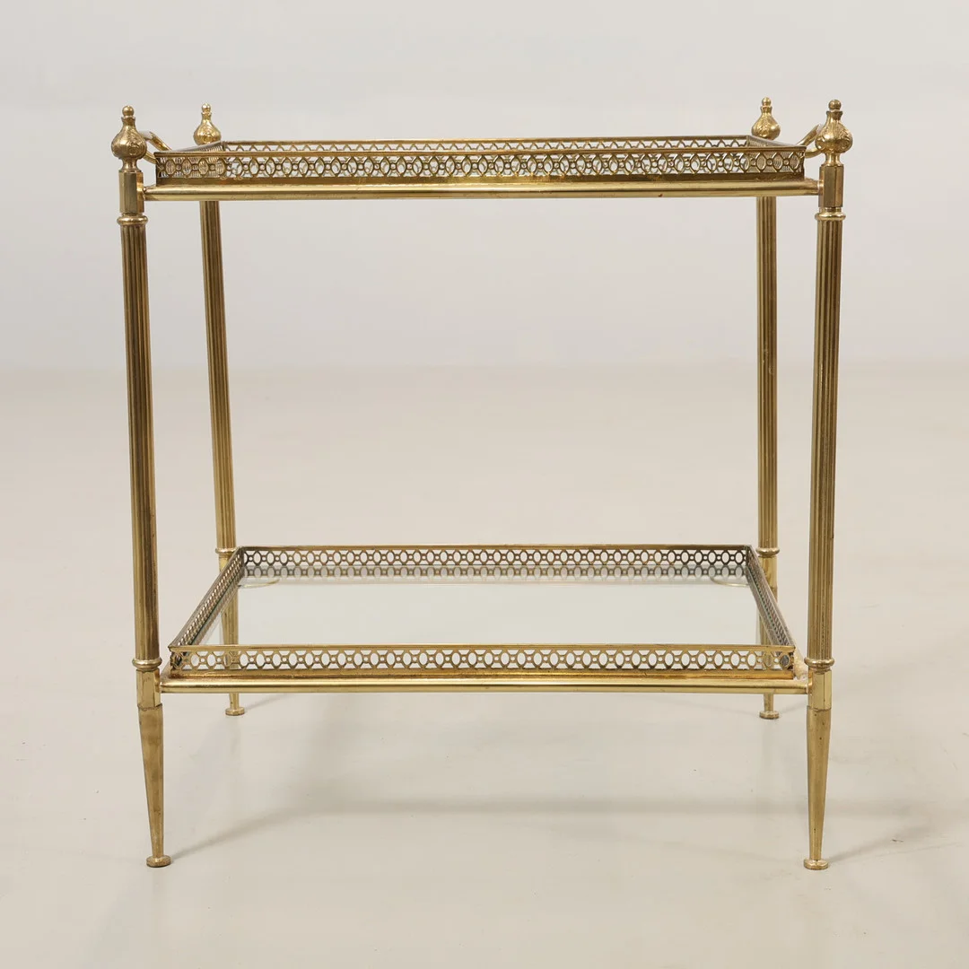 SERVERINGSBORD / BRICKBORD, mässing och glas, 1900-talets andra hälft. — Tables — Höörs Auktionshall