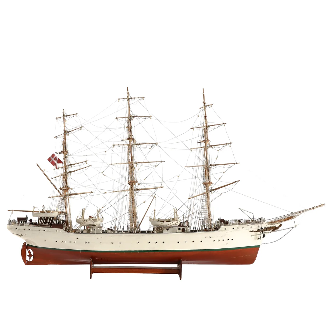 'School Ship Denmark' model ship made by Werner Kalk — Hobby and collectibles/Nautical collectibles — Lauritz