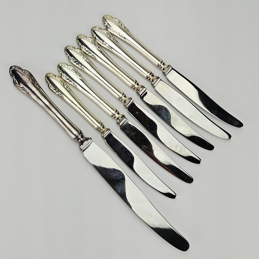 KNIVAR, 6+1 st, silver, total vikt ca. 264 gram. — Silver — Auktionshuset Thörner & Ek