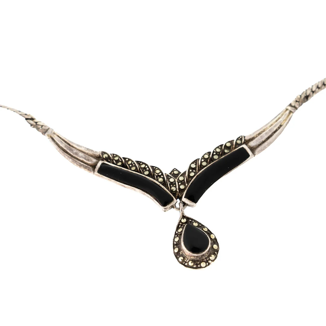 COLLIER, silver, med svart sten. — Necklace — Norrlands Auktionsverk