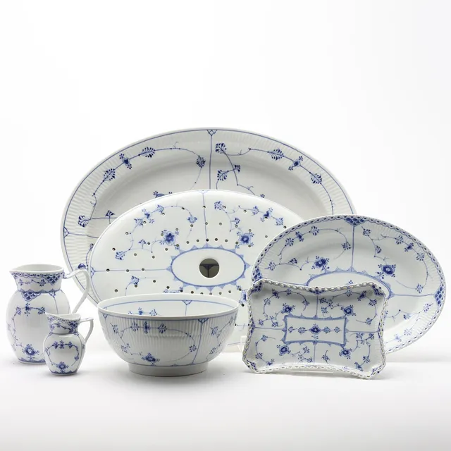 SERVIS, 66 delar, "Musselmalet", Royal Copenhagen, Danmark.