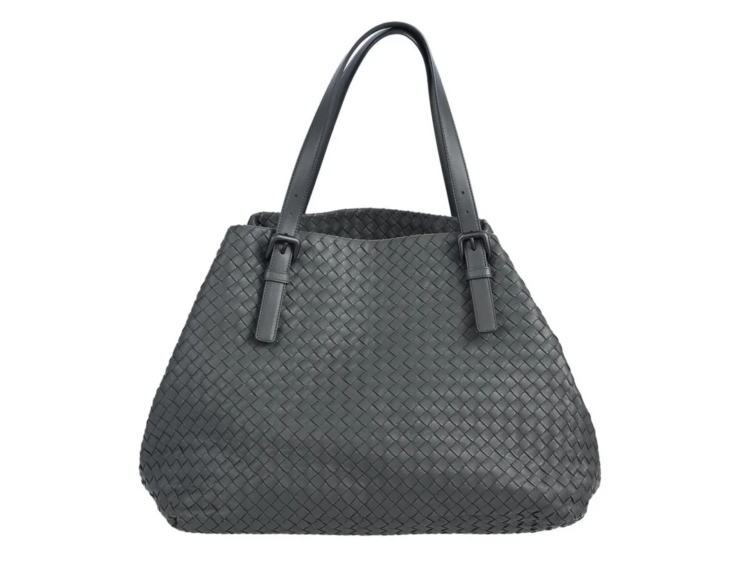 BOTTEGA VENETA, VÄSKA, Cesta Tote Bag, grått Intrecciato läder, mörka silverfärgade beslag, 38x28x21 cm, spegel, dustbag. Very Good Condition. — Accessoarer/Väskor — Kaplans