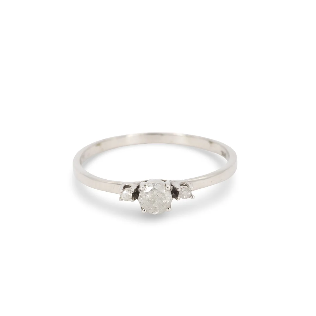 9CT WHITE GOLD THREE DIAMOND RING. — Rings — Chalkwell Auctions