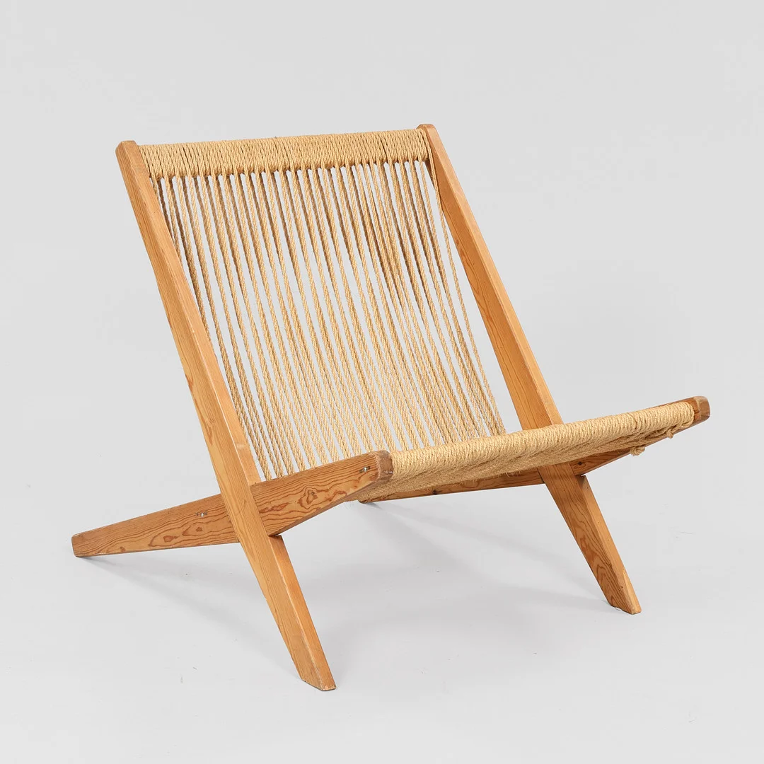Lænestol af massiv fyrretræ og papirgarn, dansk møbelproducent, 1900-tallets anden halvdel. — Armchairs & Chairs — Palsgaard Kunstauktioner