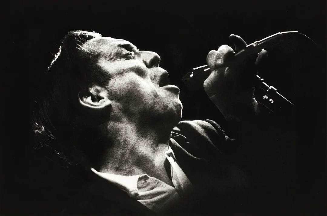 JOAKIM STRÖMHOLM (FÖDD 1947). "Totta Näslund", Strömstad 1986, signerad, AP, pigment print. — Engravings & Prints — Crafoord Auktioner Stockholm
