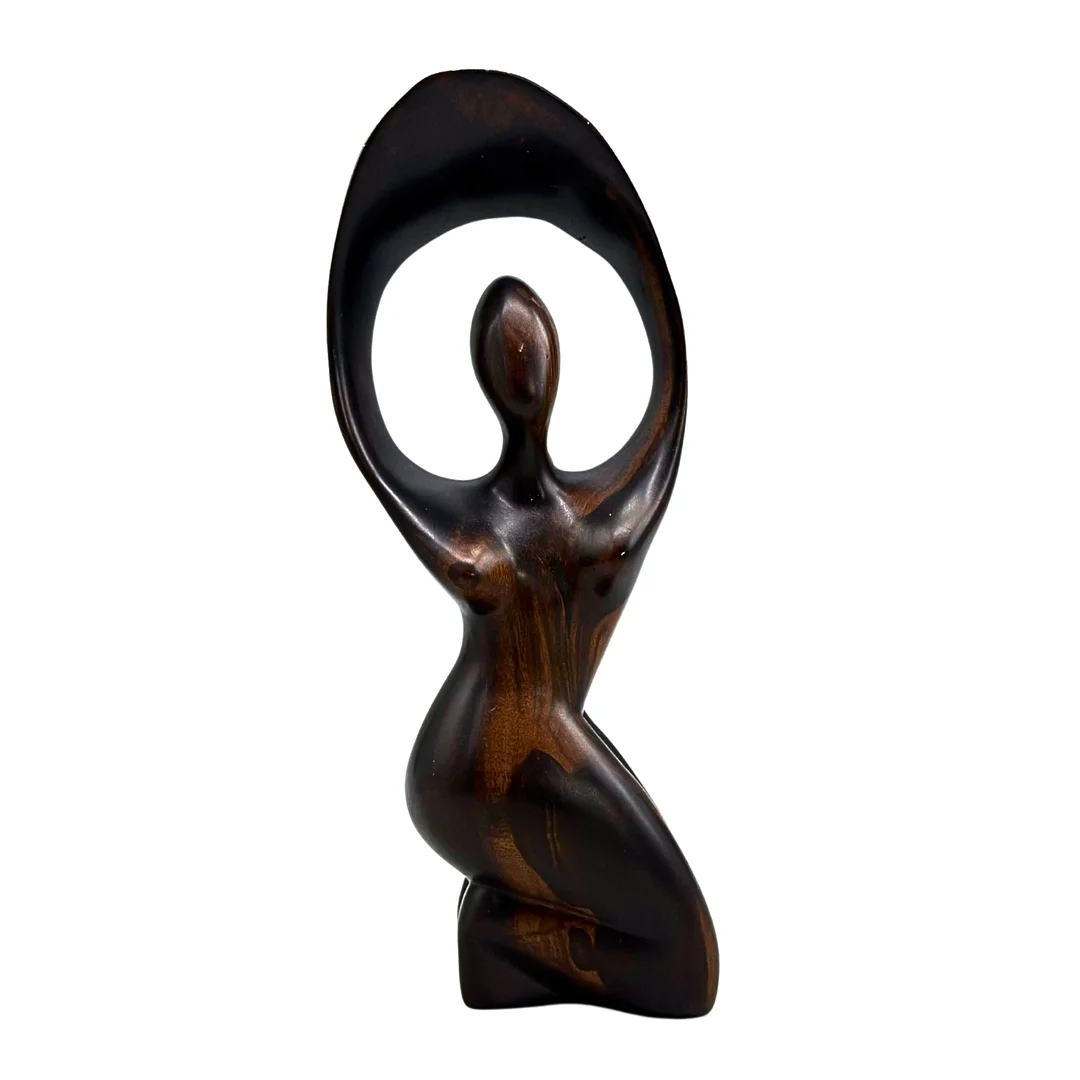 HOLZSKULPTUR - BETENDE FRAU. — Sculptures & Bronzes — Auktionshaus Stuber's Hammerschlag