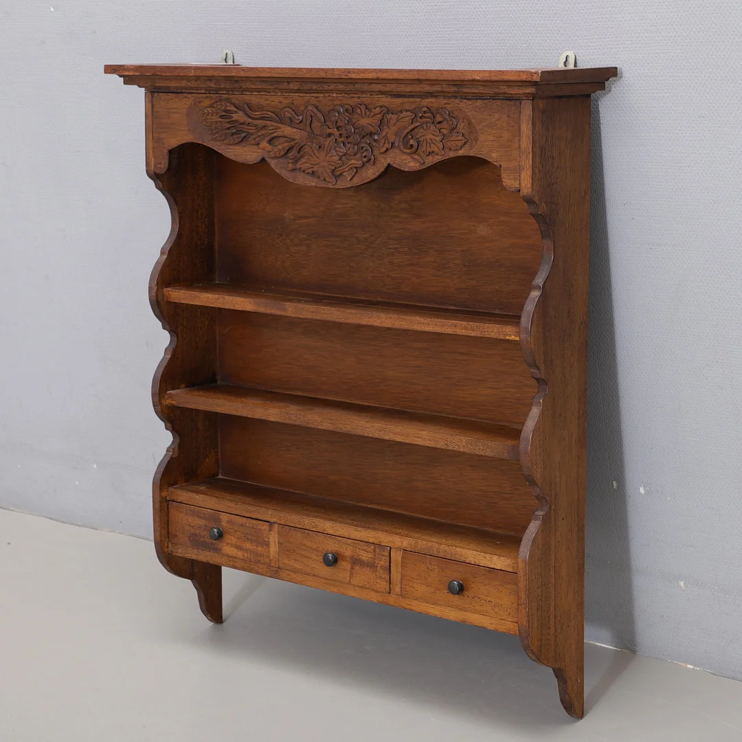 VÄGGHYLLA, med lådor, ek, 1900-talets början. — Cupboards, Cabinets & Shelves — Växjö Auktionskammare