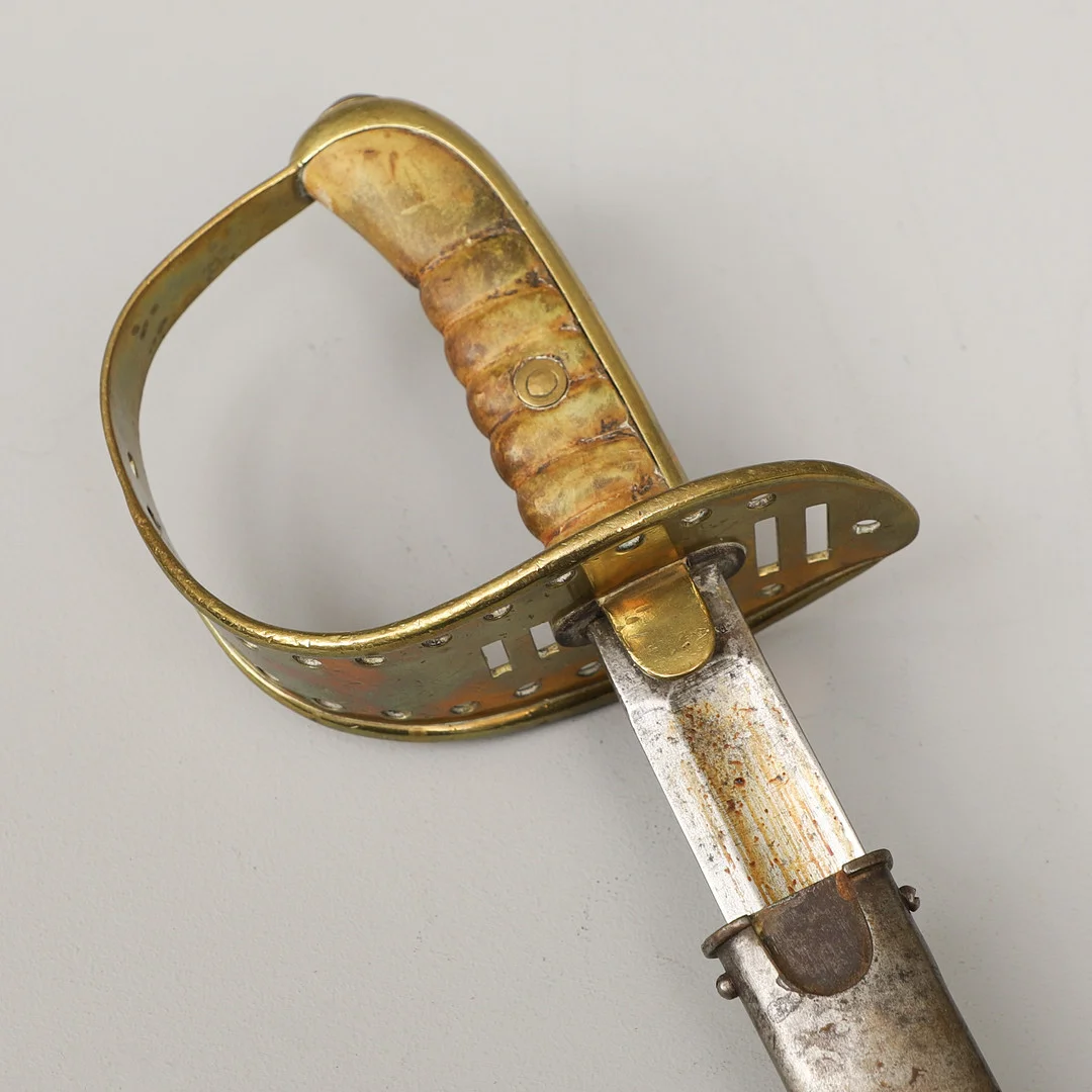 SABEL, svensk, m/1867, för manskap vid kavalleriet. — Edged weapons — Crafoord Auktioner Malmö