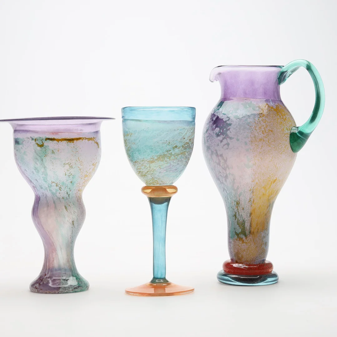 KJELL ENGMAN. KONSTGLAS 3 delar "can can" Kosta Boda. — Art glass — Höörs Auktionshall