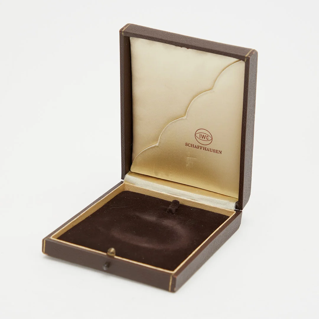 IWC SCHAFFHAUSEN. Taschenuhren-Box, 20. Jahrhundert, Schweiz. — Pocket & Stop Watches — Stockholms Auktionsverk Köln