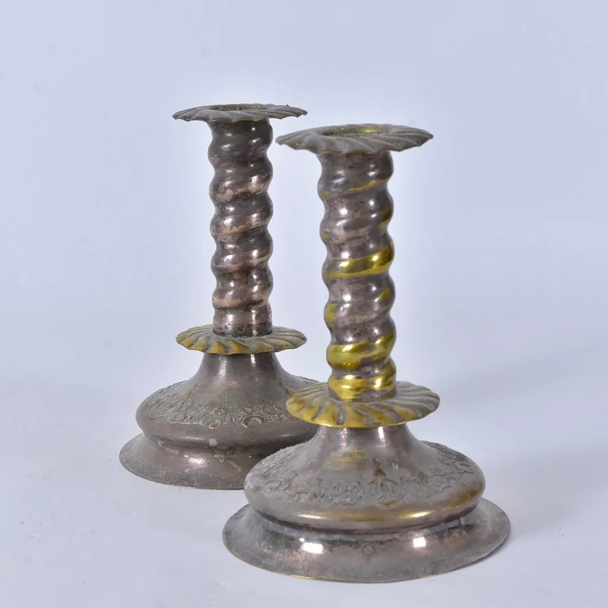 LJUSSTAKAR, 1-par, mässing, 1900-talets första hälft. — Candlesticks — Halmstads Auktionskammare
