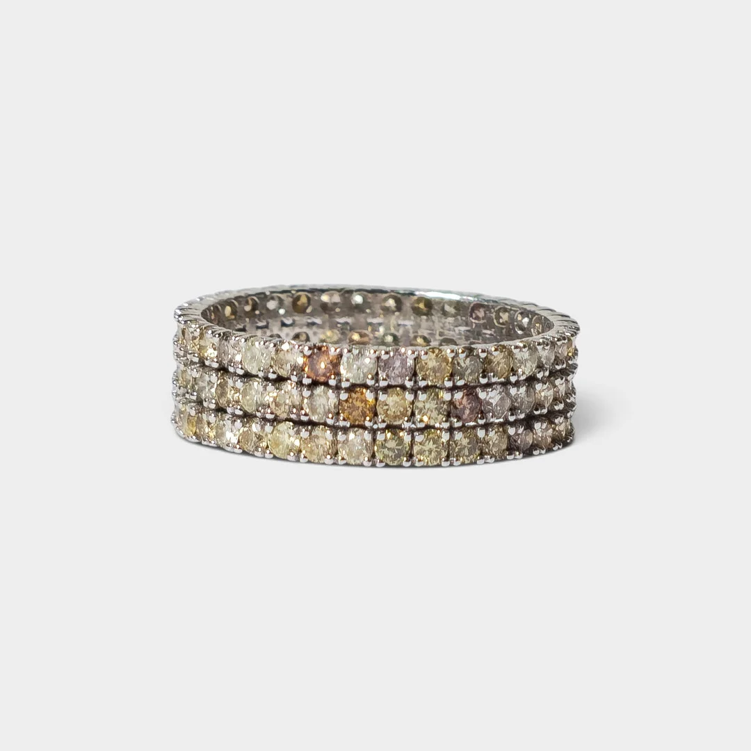 Anillo triple alianza en oro blanco de 14 K y diamantes. — Rings — Barcelona Auctions