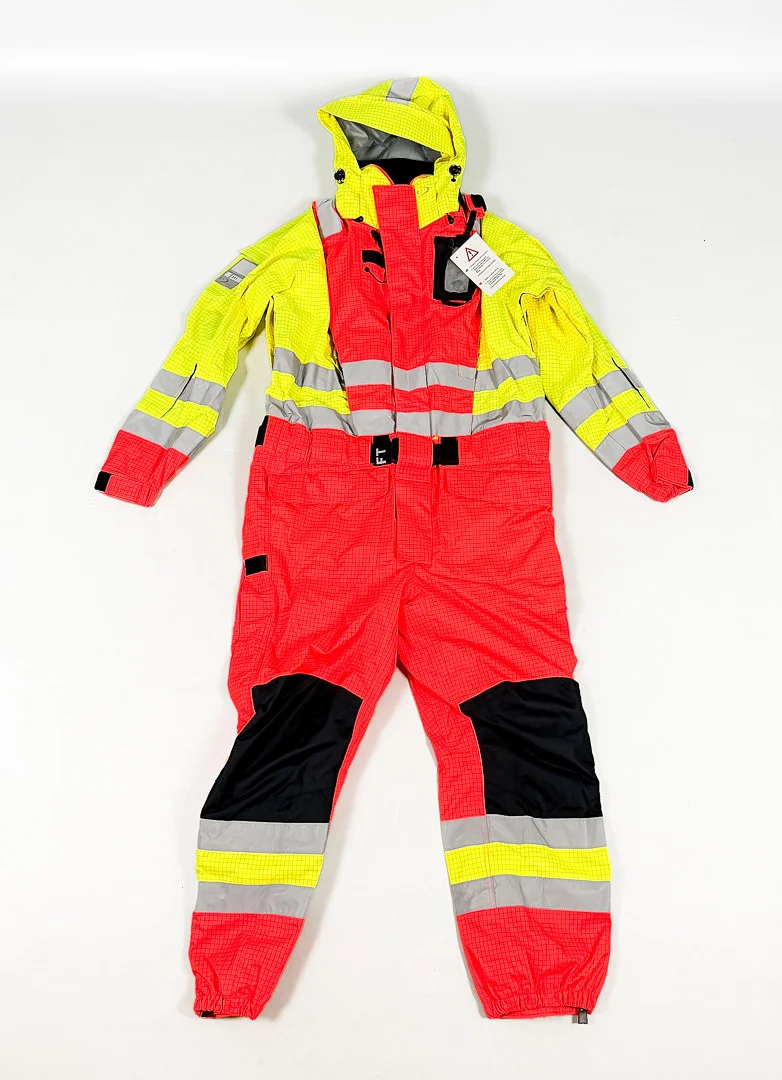 ÖVERLEVNADSDRÄKT, KI-Elements, Ny. — Technica & Nautica — Auktionshuset STO Bohuslän