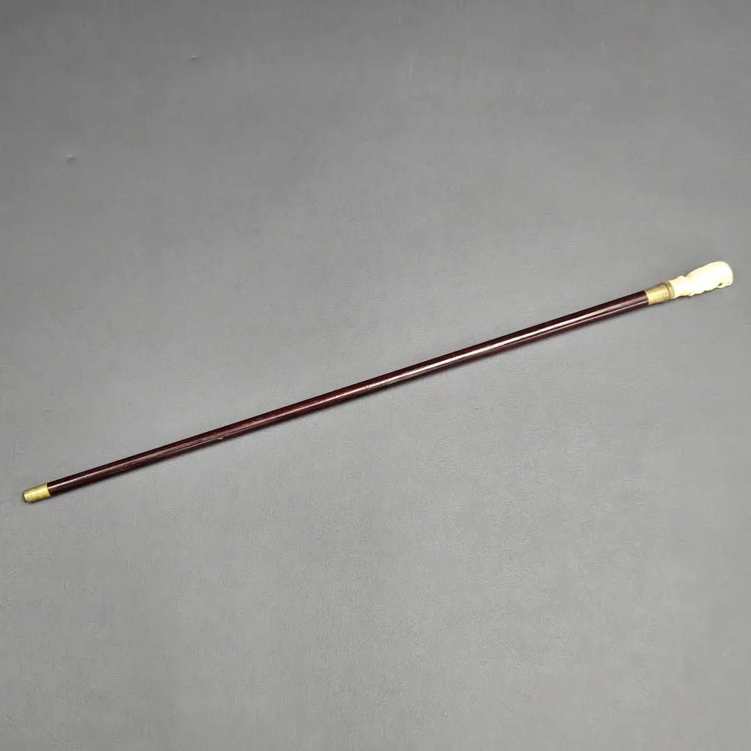 CARVED BONE HANDLED WALKING STICK. — Miscellaneous — Chalkwell Auctions