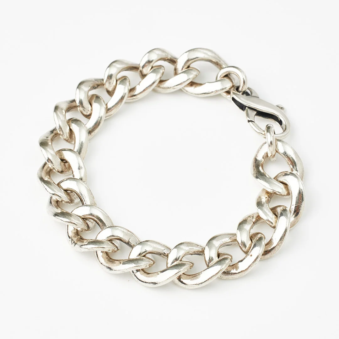 ARMBAND, sterlingsilver, ankarlänk, karbinhake. — Bracelets — Stockholms Auktionsverk Magasin 5
