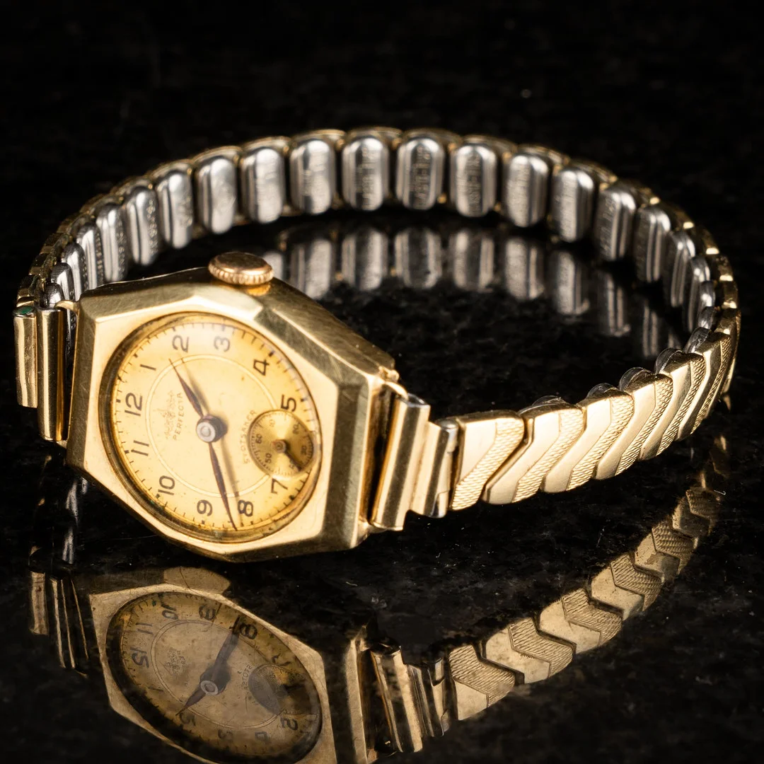 PERFECTA. Damur 14K Guld 1900-tal. — Wristwatches — Norrlands Auktionsverk