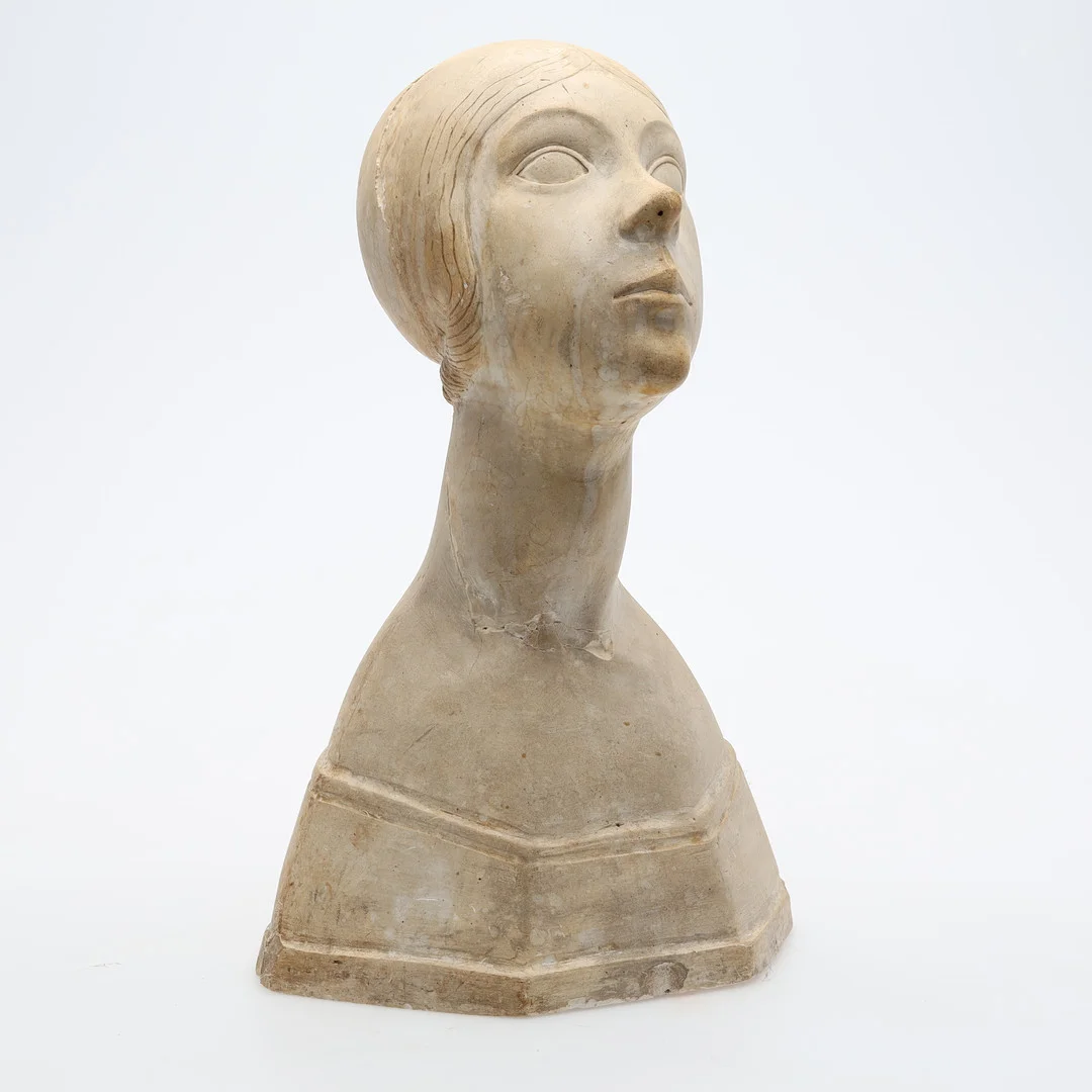 OIDENTIFIERAD KONSTNÄR. SKULPTUR, signerad samt daterad 1920. — Sculptures & Bronzes — Höörs Auktionshall
