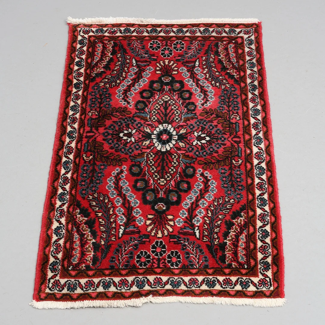 HELGE HAMNERT. Matta, handknuten, Hamadan, 127 x 78 cm. — Persian Carpets & Textiles — Auktionshuset Thelin & Johansson