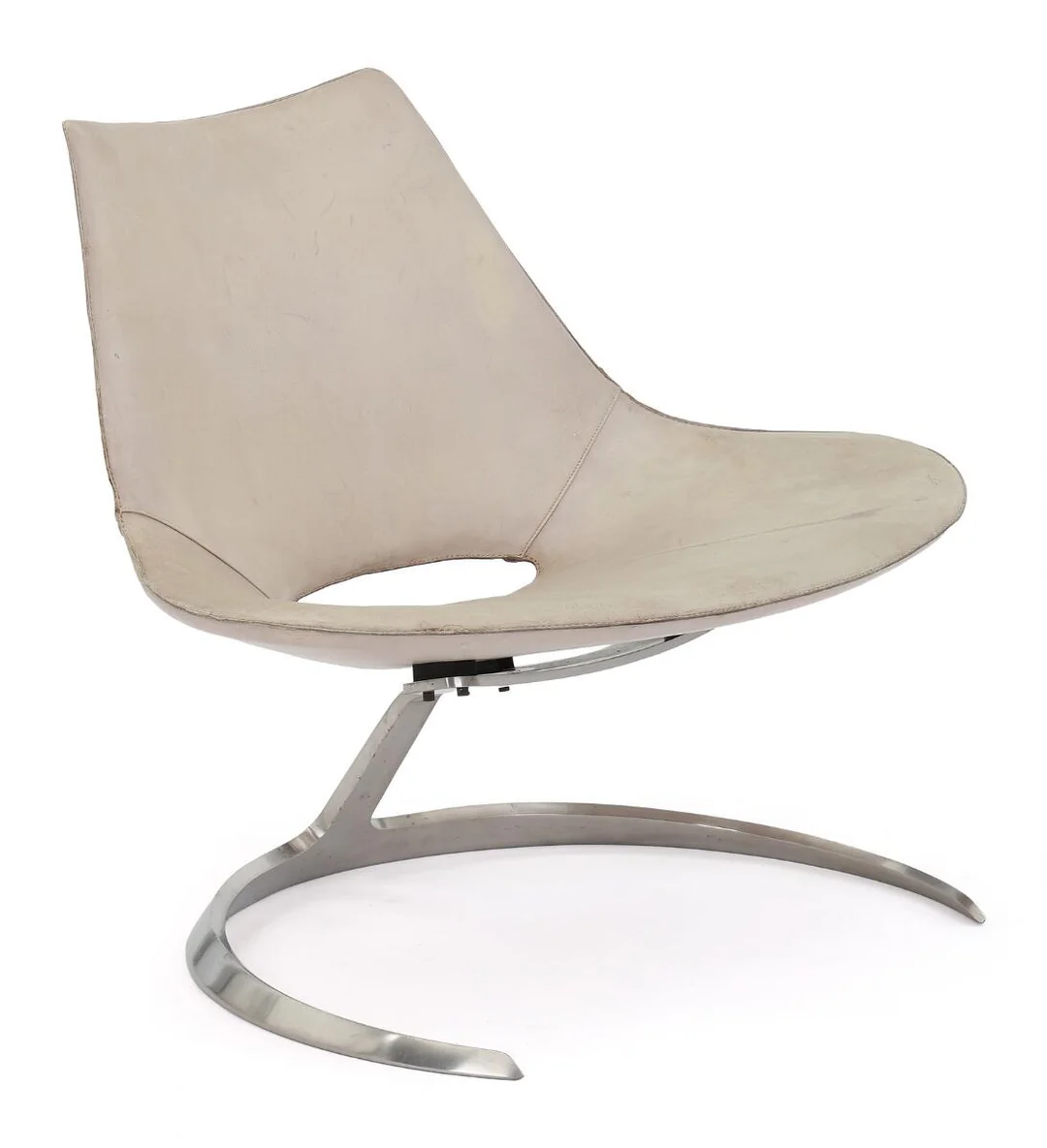 Preben Fabricius, Jørgen Kastholm: “Scimitar”. Lounge chair with steel frame. Seat and back upholstered with light leather. — Modern Furniture — Bruun Rasmussen