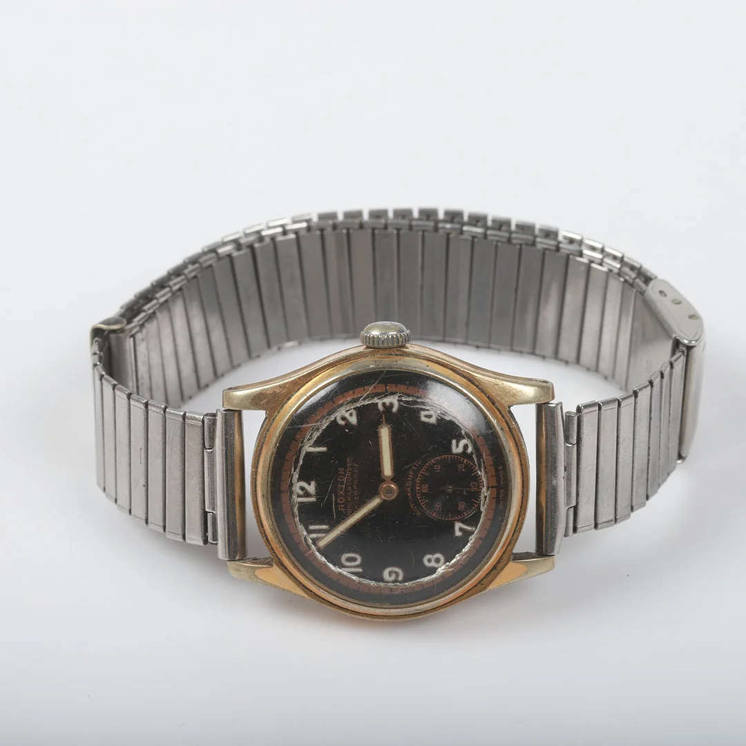 ARMBANDSUR, Roxton, militärmodell, stål, 1900-talets mitt. — Wristwatches — Helsingborgs Auktionskammare